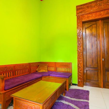 Oyo Life 3064 Mahameru Kost Putra 젬벨 외부 사진