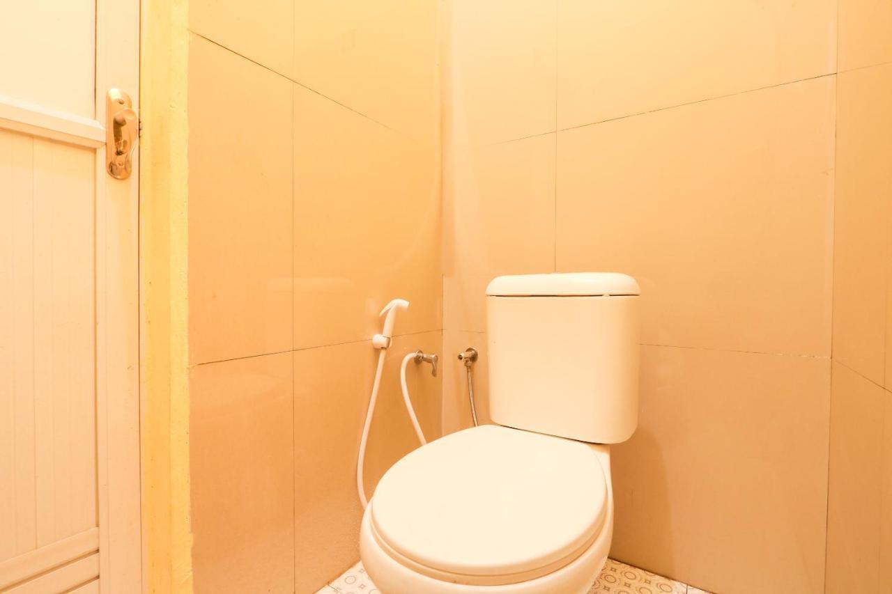 Oyo Life 3064 Mahameru Kost Putra 젬벨 외부 사진