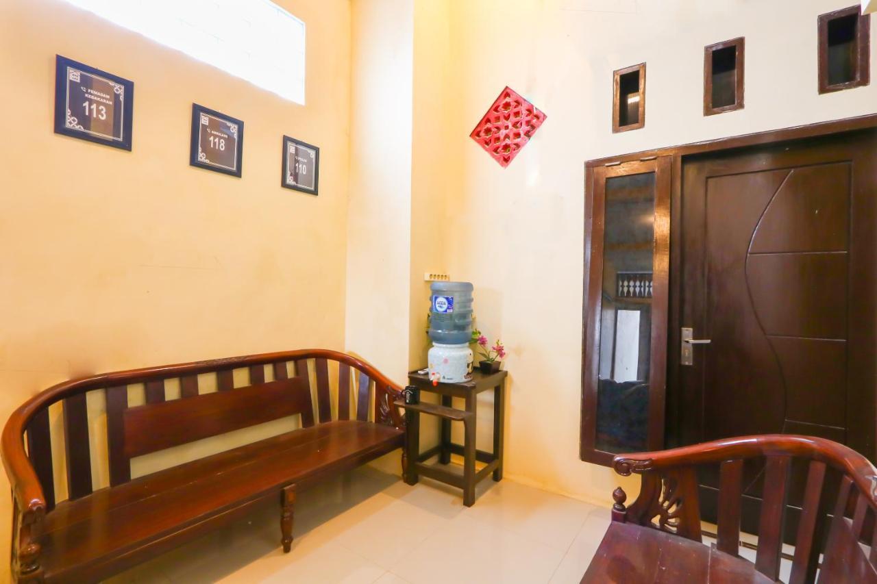 Oyo Life 3064 Mahameru Kost Putra 젬벨 외부 사진